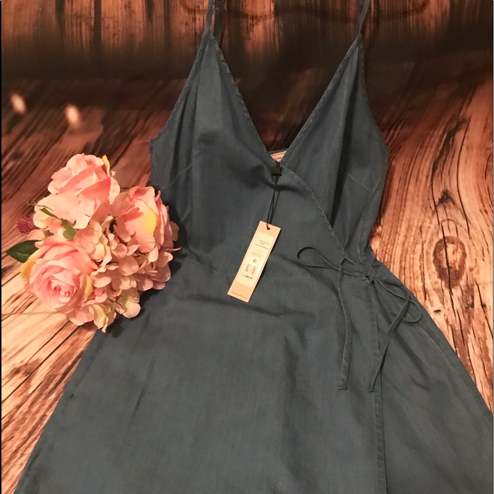 BCBGeneration Women's Front Overlay Tie Romper 🥰